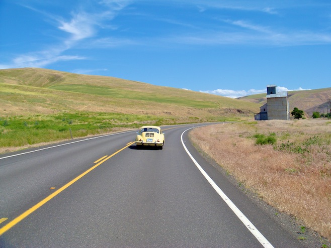 Porsche Country Road
